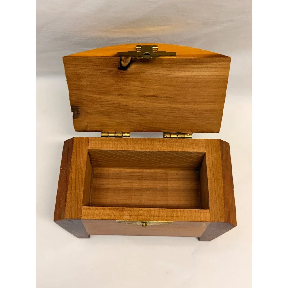 Vintage Myrtle Beach S.C. Cedar Wood Trinket Box Domed Souvenir Chest, Ocean